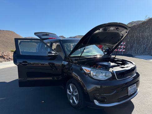 Used 2019 Kia Soul EV image 17