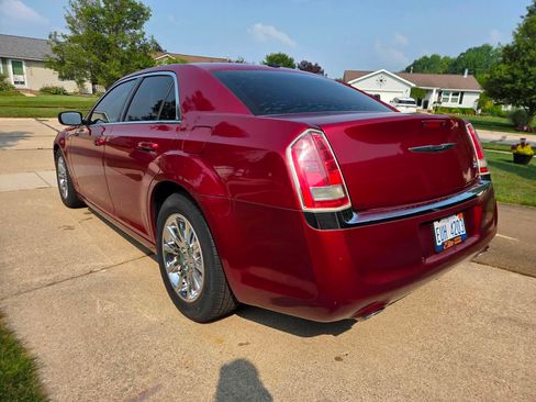 Used 2013 Chrysler 300 Touring w/ Driver Convenience Group RWD image 6