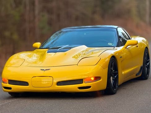 Used 2001 Chevrolet Corvette Z06 w/ Memory Pkg RWD image 4