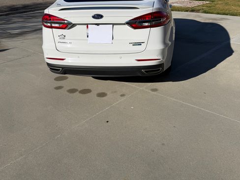 Used 2020 Ford Fusion Titanium image 4