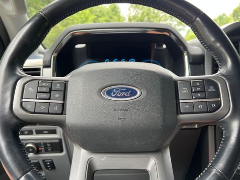 Used 2022 Ford F150 Lariat image 12