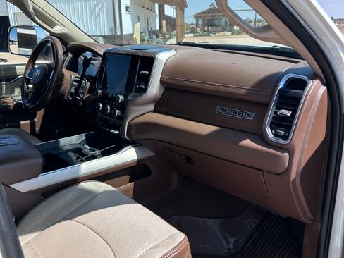 Used 2021 RAM 3500 Laramie AWD/4WD image 12