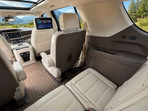 Used 2023 GMC Yukon XL Denali w/ Max Trailering Package AWD/4WD image 23