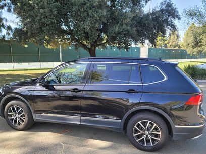Used 2021 Volkswagen Tiguan SE w/ Panoramic Sunroof Package