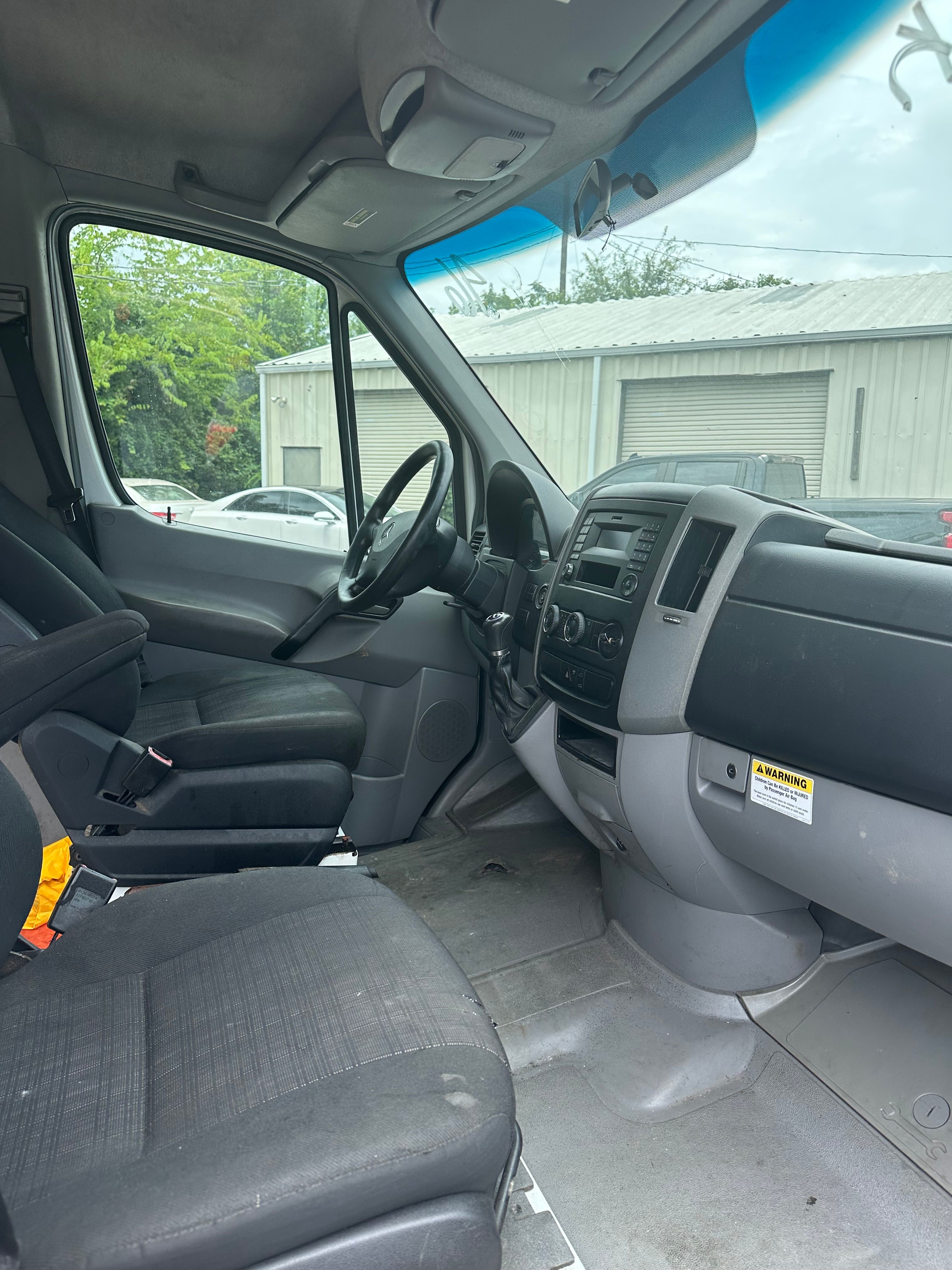 Used 2016 Mercedes-Benz Sprinter 2500 image 11