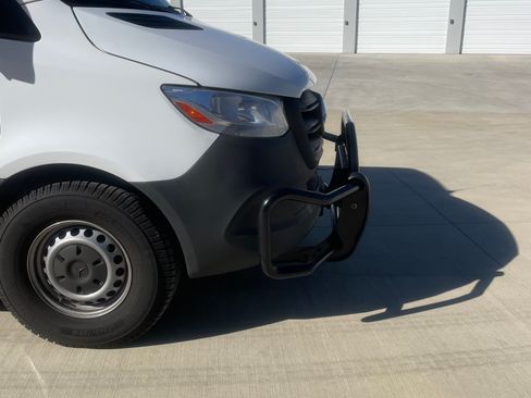 Used 2023 Mercedes-Benz Sprinter 2500 image 5