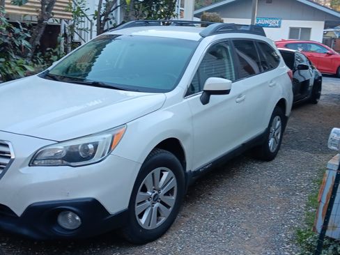 Used 2016 Subaru Outback 2.5i Premium image 1