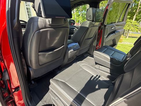Used 2021 Cadillac Escalade Sport AWD/4WD image 11