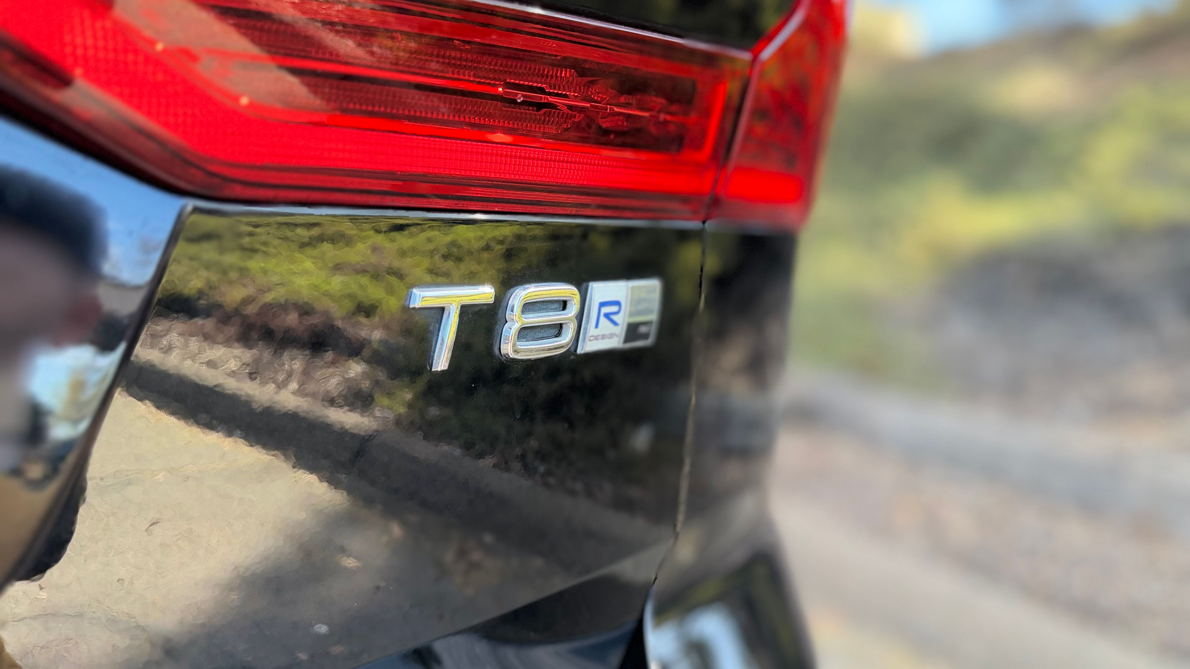 Used 2019 Volvo XC60 T8 R-Design w/ Advanced Package AWD/4WD image 26