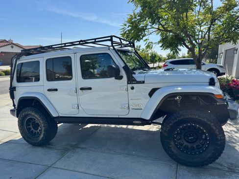 Used 2020 Jeep Wrangler Unlimited Sahara w/ LED Lighting Group AWD/4WD image 2