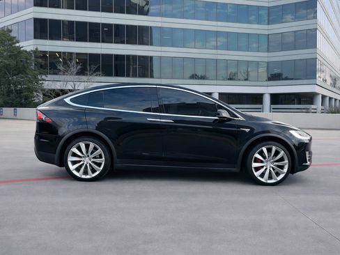 Used 2016 Tesla Model X Performance image 5