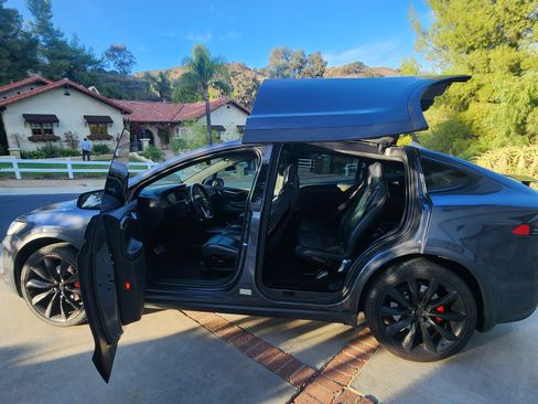Used 2016 Tesla Model X Performance image 8