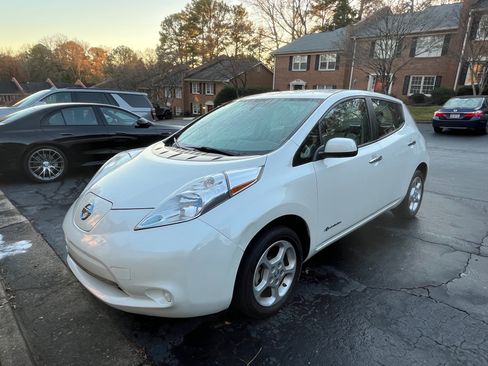 Used 2013 Nissan Leaf SV image 4
