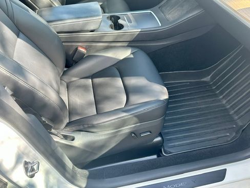Used 2023 Tesla Model Y AWD image 14