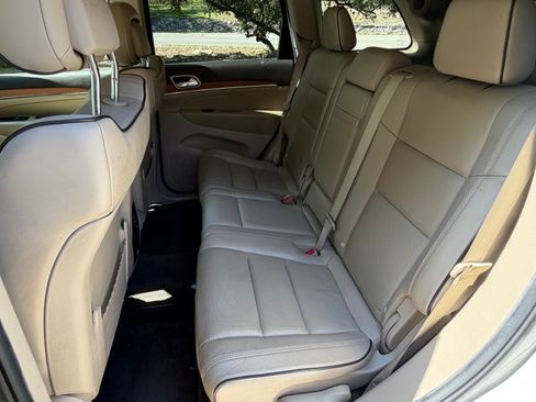Used 2012 Jeep Grand Cherokee Overland image 17