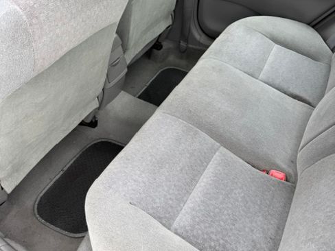 Used 2004 Toyota Corolla LE FWD image 12