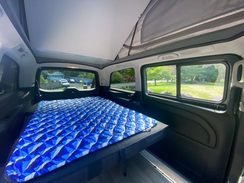 Used 2020 Mercedes-Benz Metris Passenger image 11