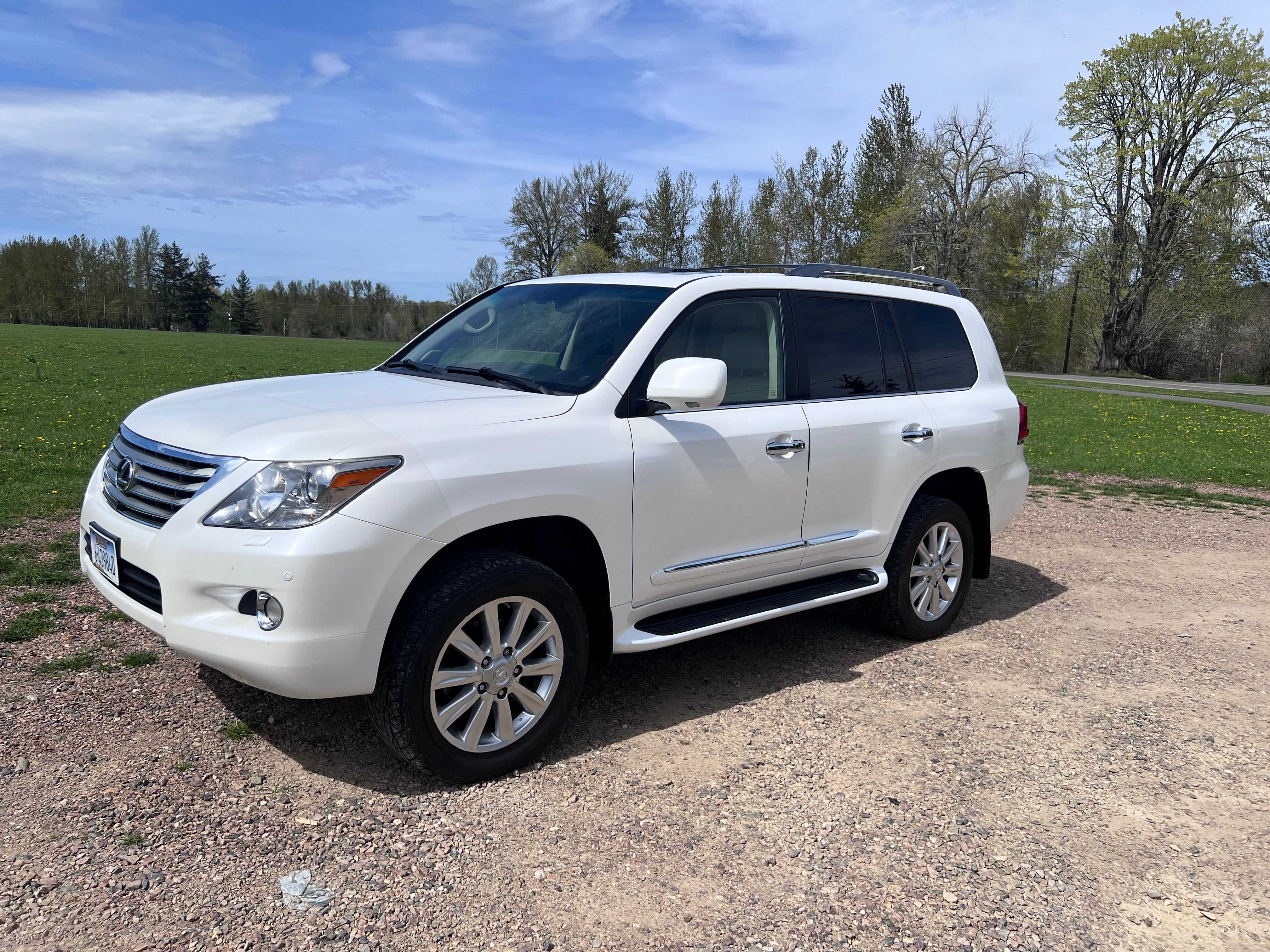 Used 2010 Lexus LX 570 4WD image 1