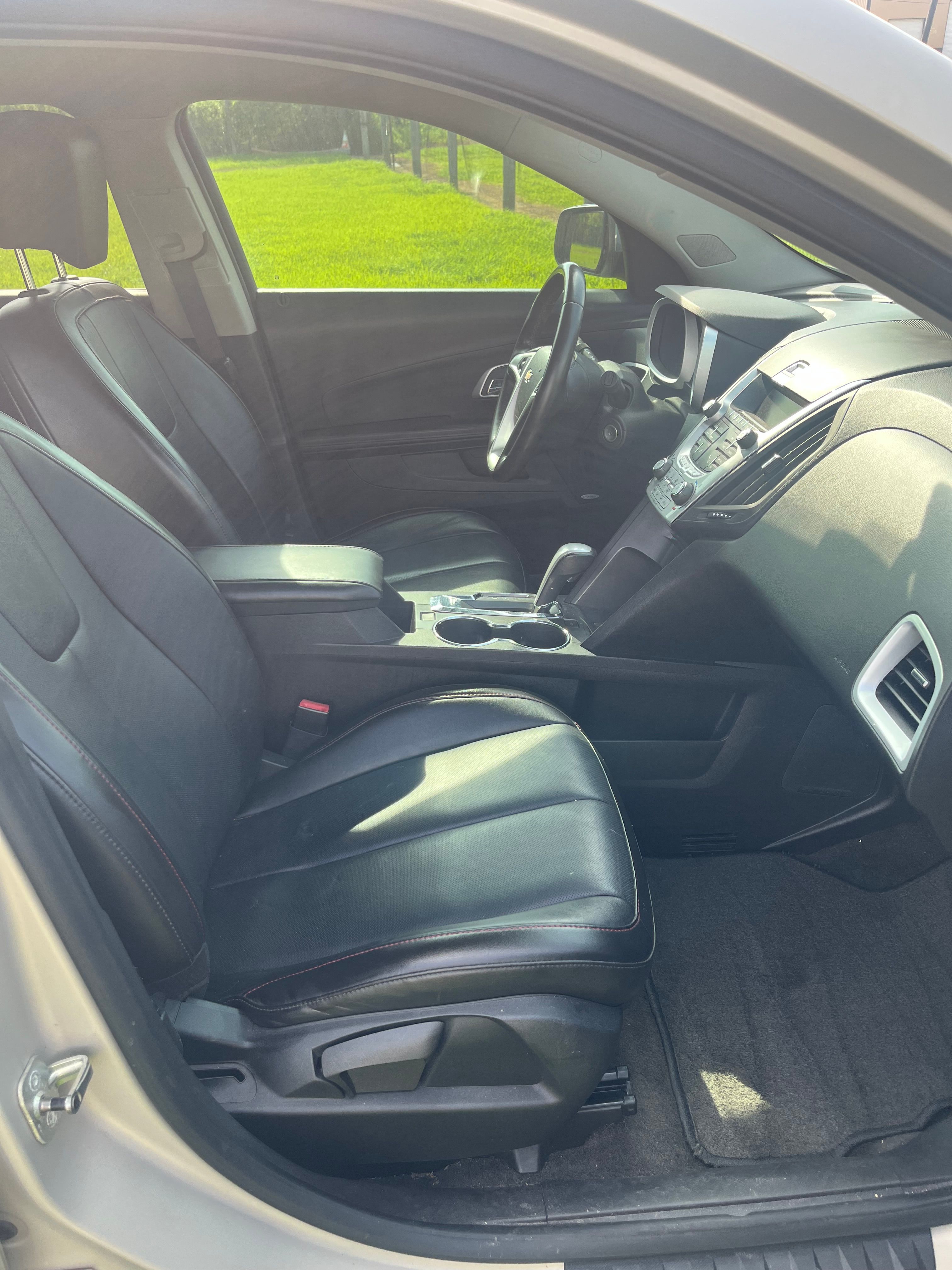 Used 2011 Chevrolet Equinox LTZ FWD image 10