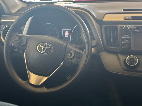 Used 2017 Toyota RAV4 LE FWD image 8