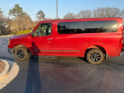 Used 2018 Nissan NV 3500 SL RWD image 1