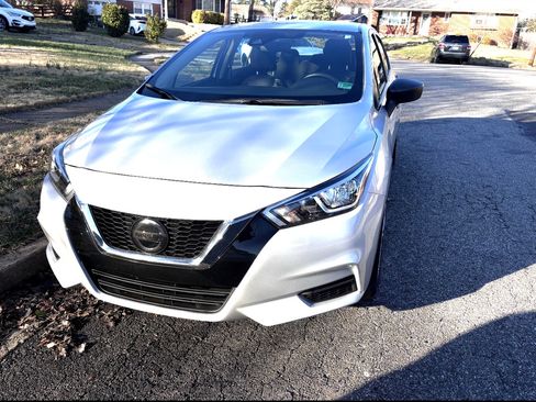 Used 2022 Nissan Versa S image 8