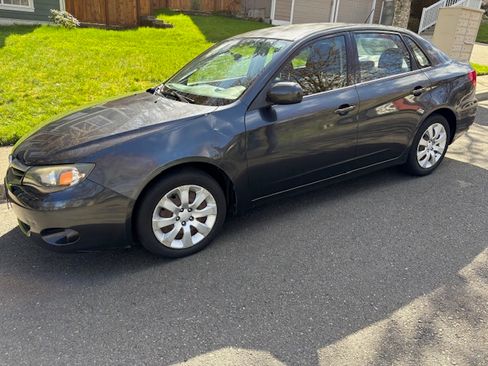 Used 2011 Subaru Impreza 2.5i image 4