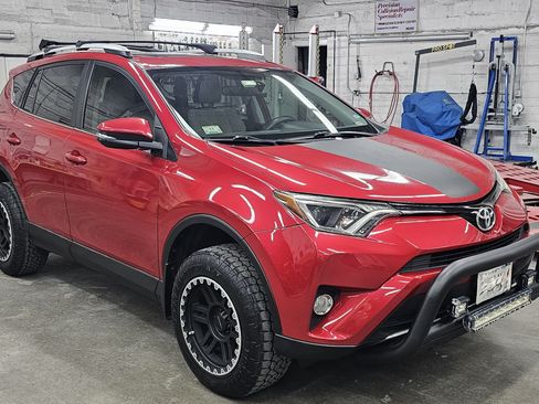 Used 2016 Toyota RAV4 XLE image 2