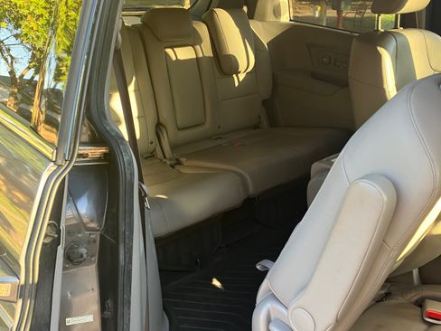Used 2016 Honda Odyssey Touring Elite image 22