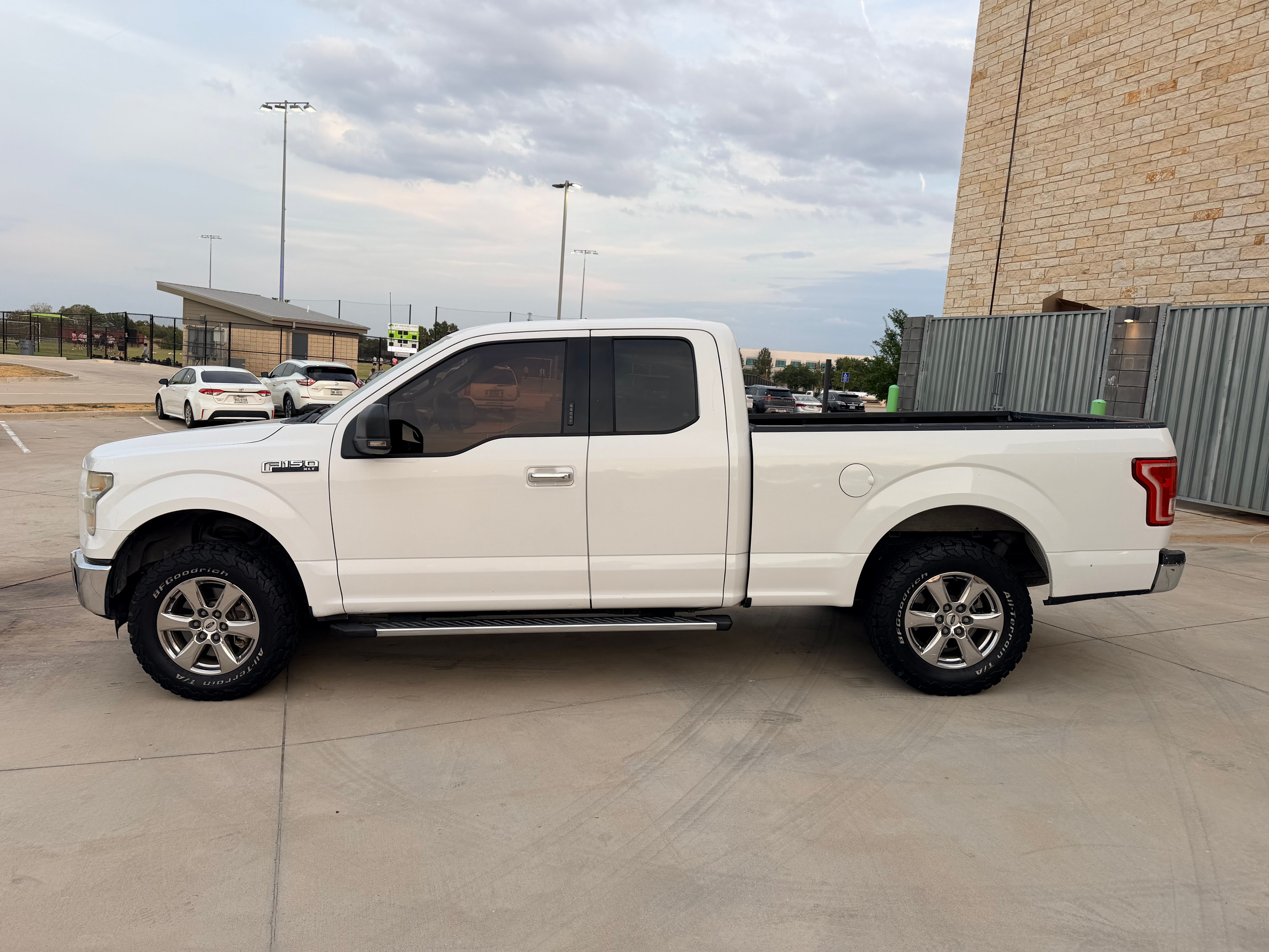 Used 2015 Ford F150 XLT w/ Equipment Group 302A Luxury RWD image 10