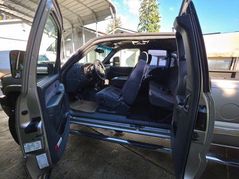 Used 2001 Chevrolet Silverado 2500 4x4 Extended Cab image 10