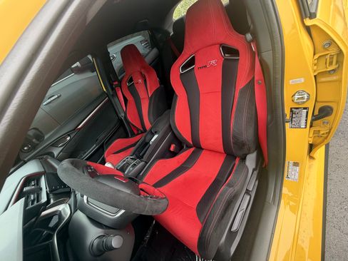 Used 2021 Honda Civic Type R Limited image 12