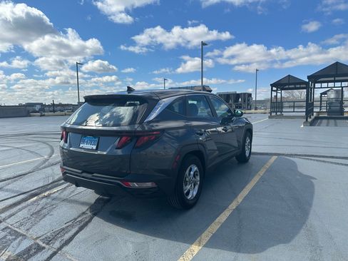 Used 2022 Hyundai Tucson SE image 8
