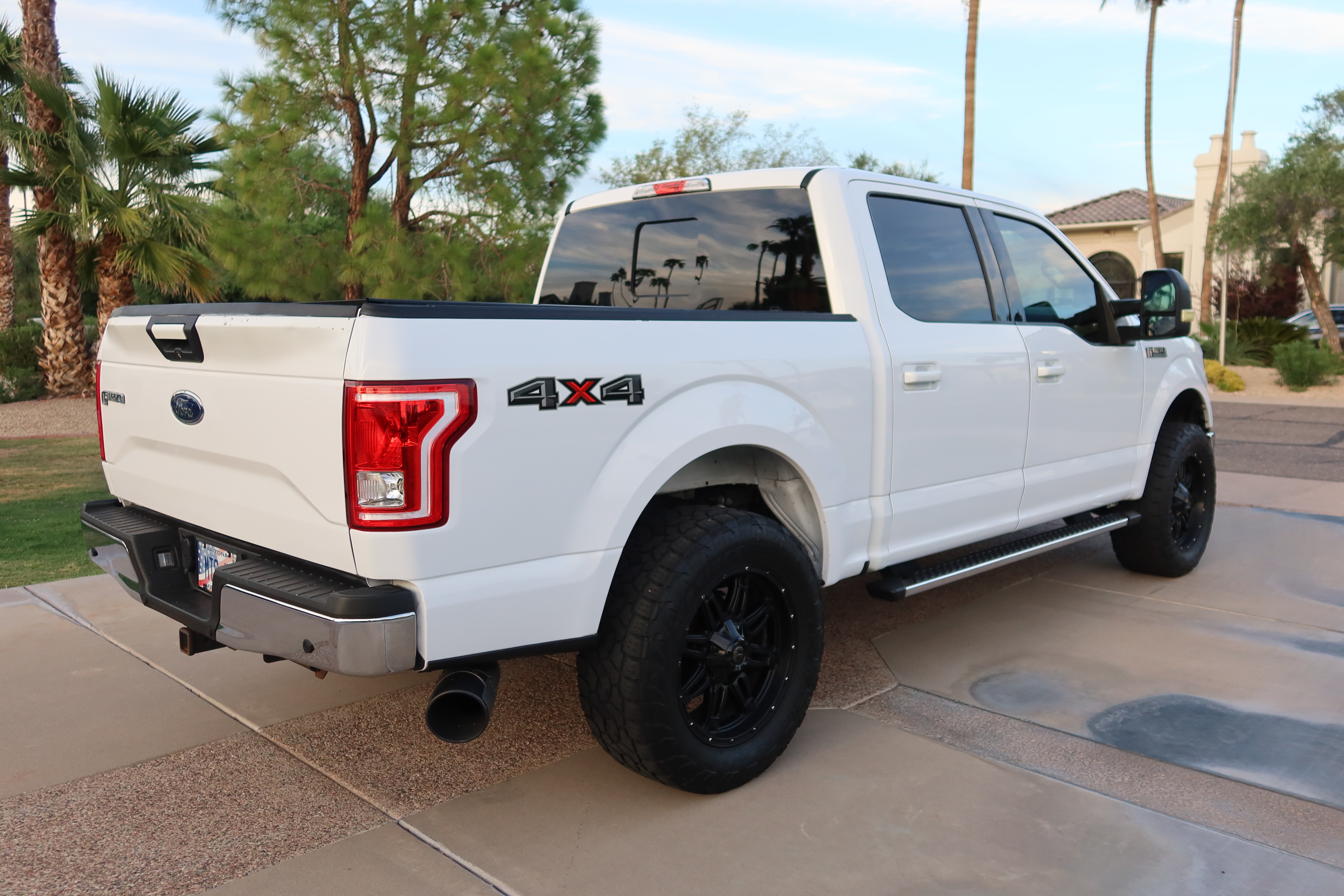 Used 2017 Ford F150 XLT w/ Equipment Group 302A Luxury AWD/4WD image 5