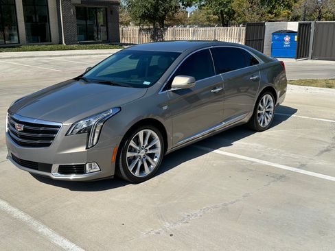 Used 2018 Cadillac XTS Premium Luxury image 4