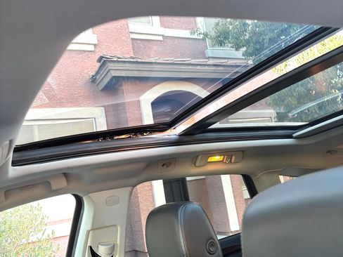 Used 2016 Cadillac SRX Luxury w/ Driver Awareness Package image 5