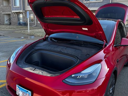 Used 2023 Tesla Model Y Performance image 22