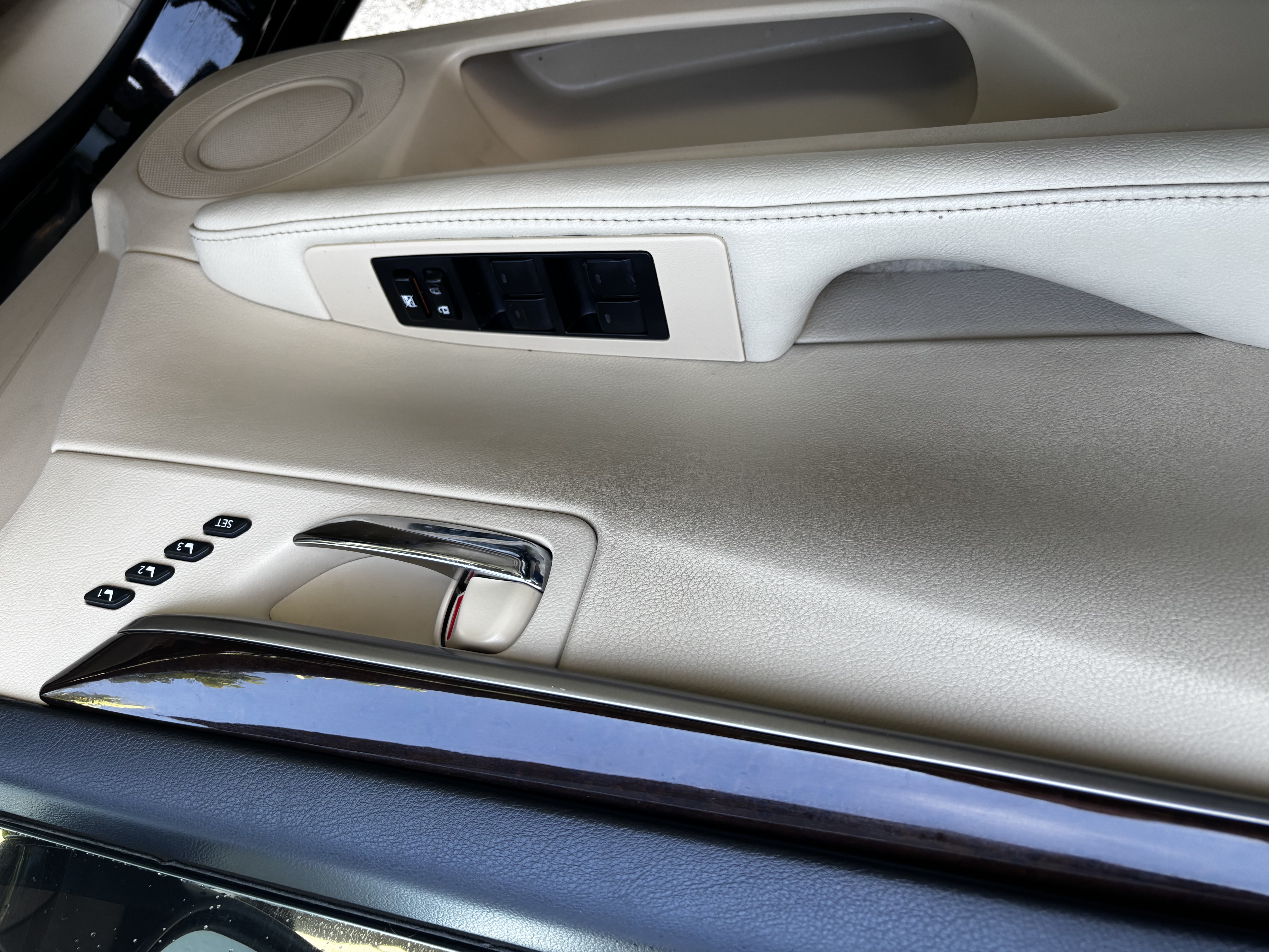 Used 2013 Lexus ES 350 w/ Luxury Pkg FWD image 26
