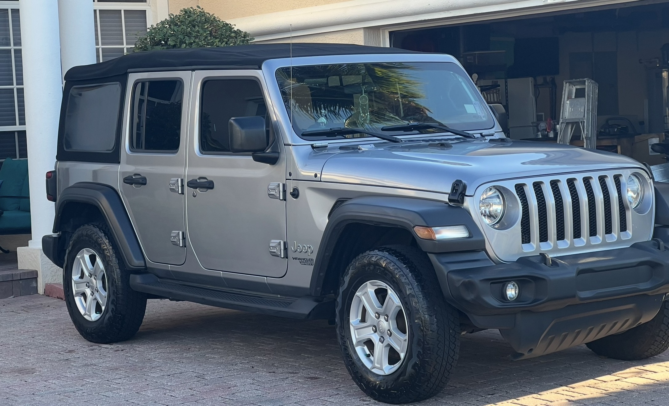 Used 2018 Jeep Wrangler Unlimited Sport S AWD/4WD image 2