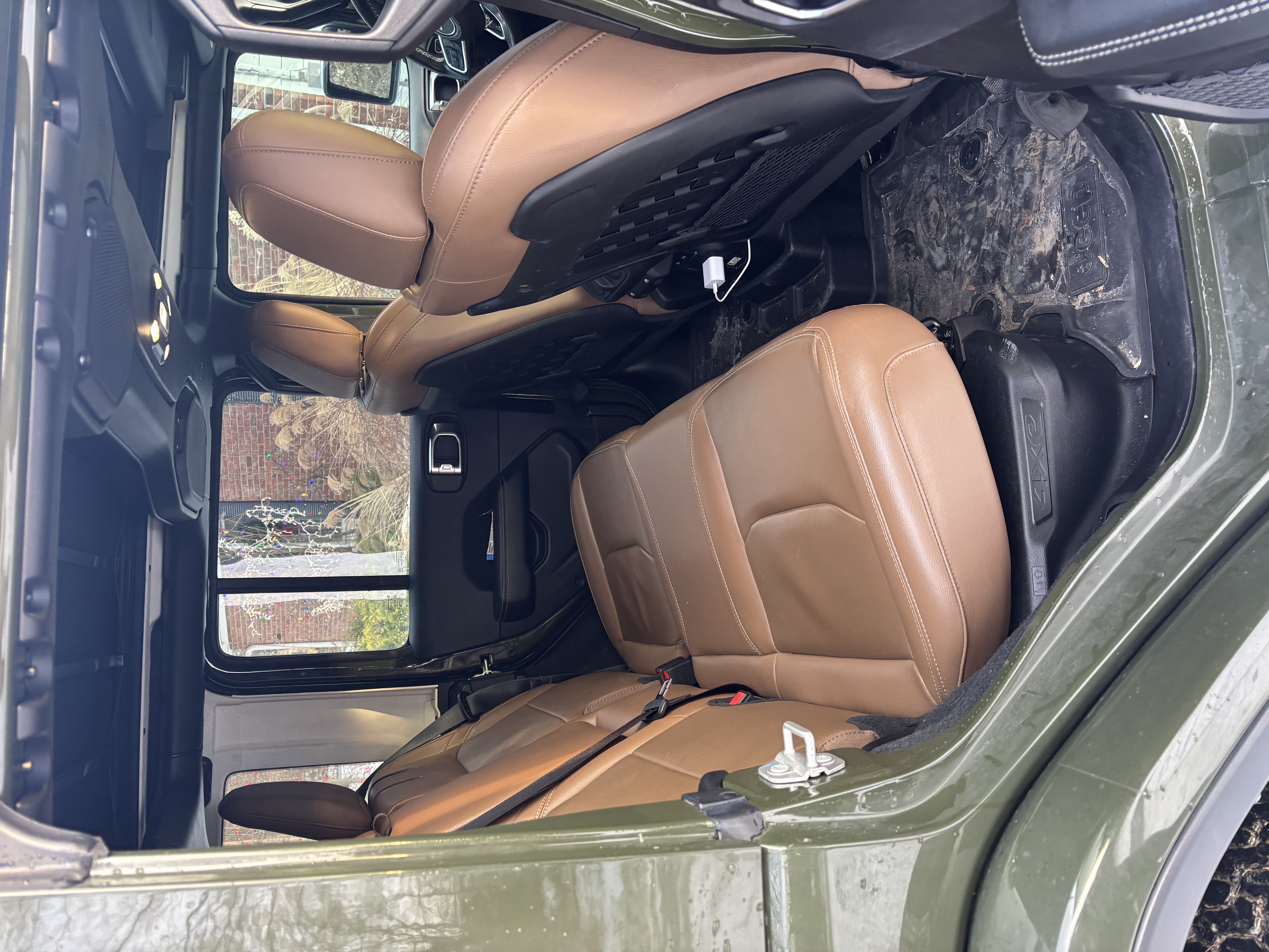 Used 2023 Jeep Wrangler Unlimited Rubicon 4xe w/ Cold Weather Group AWD/4WD image 13