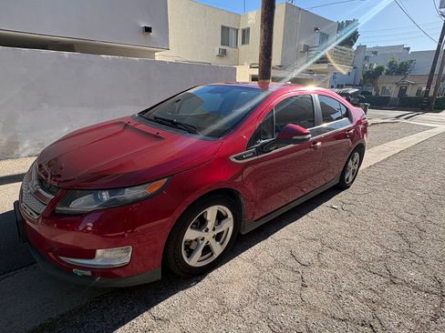 Used 2013 Chevrolet Volt Premium w/ Premium Trim Package image 2