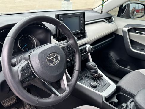 Used 2021 Toyota RAV4 XLE w/ XLE Grade Weather Package image 12