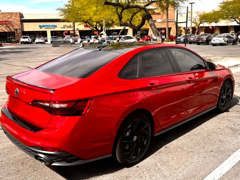 Used 2023 Volkswagen Jetta GLI Autobahn image 4