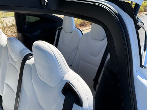 Used 2021 Tesla Model X Performance image 12