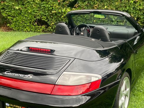 Used 2004 Porsche 911 Carrera 4S image 2