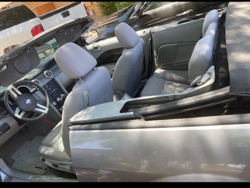 Used 2006 Ford Mustang Convertible RWD image 13