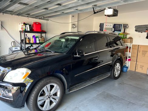 Used 2011 Mercedes-Benz GL 450 4MATIC image 4