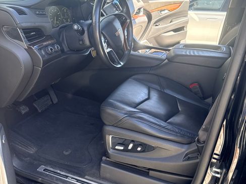 Used 2015 Cadillac Escalade Luxury AWD/4WD image 12
