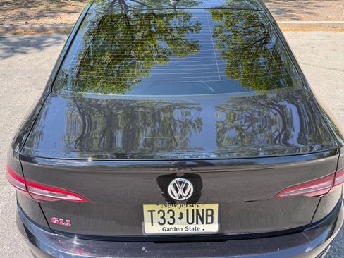 Used 2021 Volkswagen Jetta GLI Autobahn FWD image 22