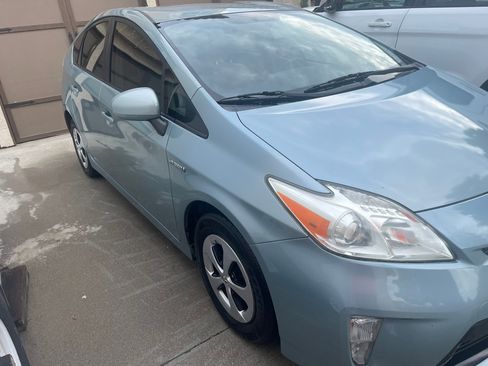 Used 2014 Toyota Prius Three image 6